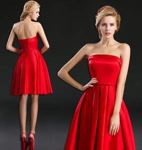 Superbes robes courtes de bal des finissants robe de soirée en satin rouge sans bretelles sans manches simple pas cher sur mesure robe de bal de graduation