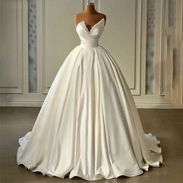 Magnifique robe de mariée 2024 Princesse Ball Verbe en V perles à col perles Perles en satin Lace Up Dubai Bridal Robes Robe de Mariee