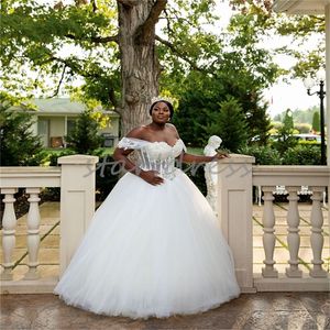 Magnifique robe de mariée africaine blanche