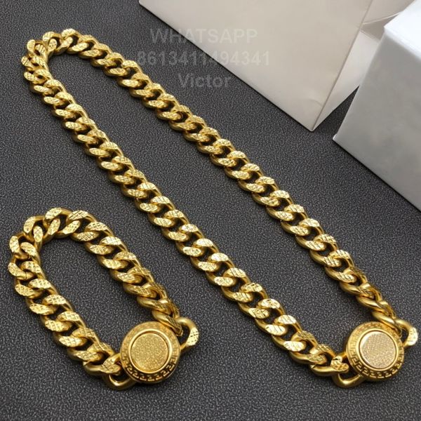 Gorgone gros colliers chaîne de couleur dorée marque de luxe vintage plaqué 18K pendentif haute qualité couple style réplique officielle pendentifs La longueur peut être personnalisée