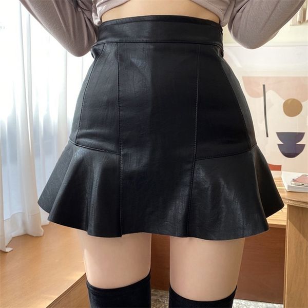 Goth Black High-Waisted Y2K Jupe courte en cuir pour femme Harajuku Kawaii Ruffles Vintage Pu Mini jupes plissées pour filles 210629