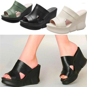 Goth Leather Women Punk S Echte Sandals Platform Wedge High Heels Slippers Open Teen Glaijbaan op feestpompen Lippers Lide