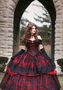 Gothique Belle Rouge Noir Dentelle Robes De Mariée Vintage À Lacets Corset Sans Bretelles À Niveaux Beauté Hors Épaule Plus La Taille Robes De Mariée210u