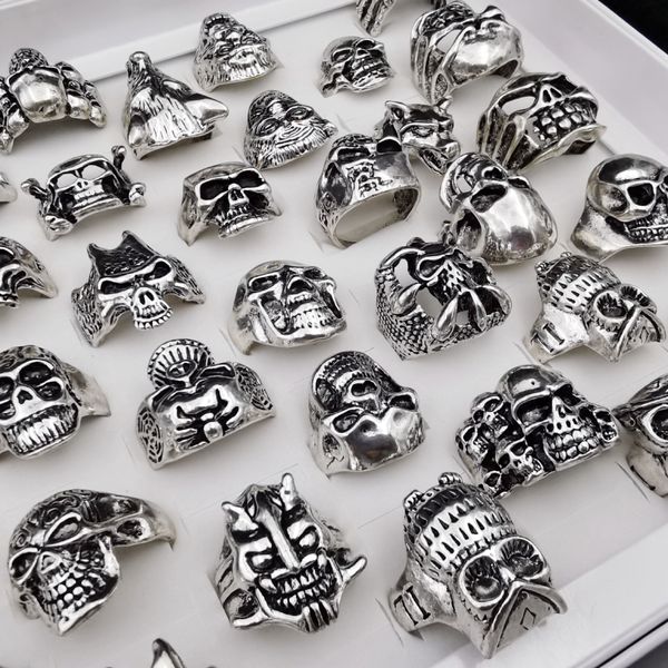 Gótico Big Skull Ring Men imitación de acero inoxidable Hip Hop Joyas vintage Tamaño de estilo mixto