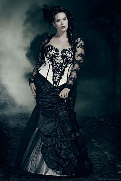 Gothique Noir Et Blanc Corset Robes De Mariée Sirène Avec Veste En Dentelle À Manches Longues Applique Vintage Robes De Mariée Victorienne Plus La Taille Femmes Robe De Mascarade