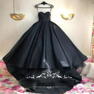 Vestidos de novia de vestidos negros góticos 2018 Sweetheart de talla grande Matt Satin Tulle Arabic Dubai Country Bridal Gowns Vestido de N 253a