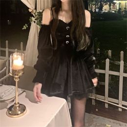 Gothic Black Velvet Dress Evening Feest met lange mouwen Y2K Mini Women Vintage Elegant One Pieces Koreaanse herfst 220613