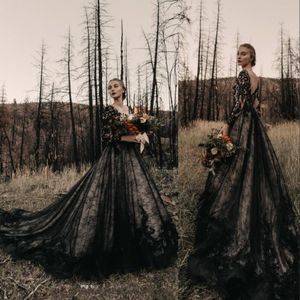 Gothic Black Vintage Robes de mariée une ligne robes nuptiales formelles V Neck Lace Appliques Tulle Illusion Backless Sweep Train Plus taille 403