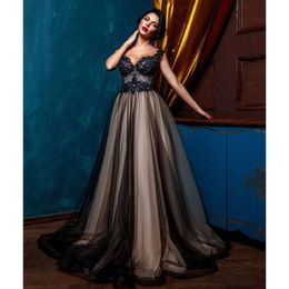 Gothic Champagne Dress Wedding Black Sparkley 2022 Vintage Long A-Line Bridal Trowns Illusie Korte mouw Open achterste Corset Vacature Robe de Mariage