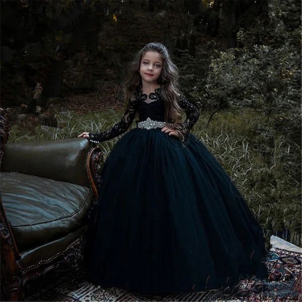 Gothique Manches Longues Robes De Filles De Fleur Avec Des Cristaux Ceinture Perlée Appliques Dentelle Grand Arc Tulle Tenue De Cérémonie Enfants Robe De Fête De Mariage Noir Robe De Première Communion