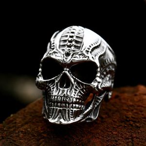 Gótico nuevo anillo de calavera alienígena para hombres 14k dorado punk motociclista anillo de motociclistas masculino regalos de joyería de fiesta de moda