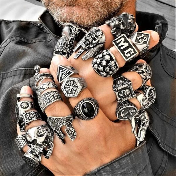 Anillo de cráneo de punk gótico para hombre steampunk masculino 316l anillo de acero inoxidable hiphop motociclista biker joyería al por mayor 240424