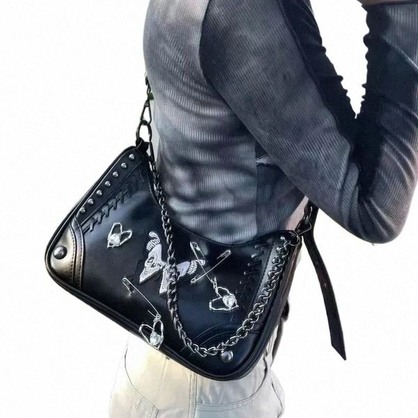 Gothic Punk Women's Butterfly Sacs Sacs Retro Rivet Y2K Girls Underar Sac à la chaîne cool Chaîne Femelle Sac à main Cropbody Sac à main F0OQ #