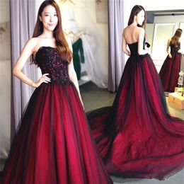Robe de mariée gothique rouge et noire sans bretelles éblouissante appliques robe de bal des années 1850 robes de mariée vintage conception classique sur mesure288j