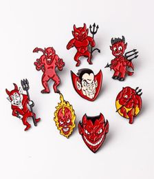 Gothic bedreigende cartoon Little Devil Demon Vampire Weird Halloween Trick Pin Badge Brooch2101024