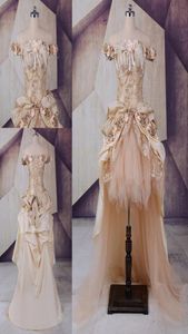 Robes de mariée gothiques haut bas 2020 asymétrique épaules dénudées champagne tulle dentelle appliques cristal strass avec manches 8654812