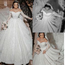 Jurk ball saudi bruiloft kanten Arabische kristallen jurk uit schouder lange mouwen pailletten kralen trouwjurken ruche dubai r bruidsjurken plus size es s s