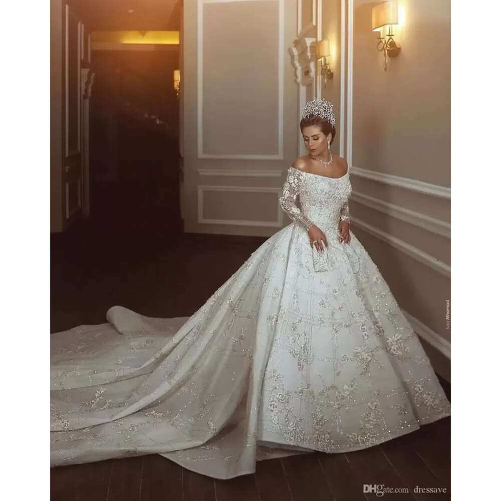 Gown Bridal Ball Dresses Wedding Embroidery Lace Applique Long Sleeves Off The Shoulder Custom Made Sweep Train Beach Castle Vestido De Novia