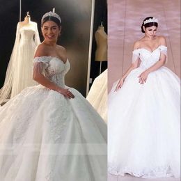 Robes de mariée de robe 2021 Applique en dentelle à billes sur les cristaux de perles épaules sur mesure
