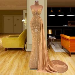 Graceful Gold Mermaid Mouwloze prom -jurken Sheer Neck Jewel Party jurken kralen kanten vloer lengte vrouwen formele op maat gemaakte avondjurk