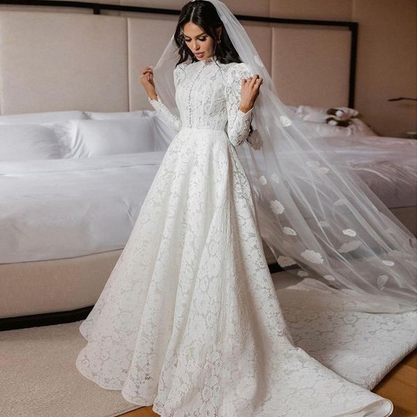 Graceful Lace A Line Marid Robes High Neck Bouton Muslim Arabe Bride Bride à manches longues Robe de mariage à manches longues