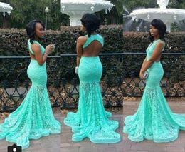 Robes de bal sirène de dentelle turquoise gracieuse 2016 V couche de cou de cou boss sans dos voir à travers des robes de fête formelles de train de balayage en dentelle1077354