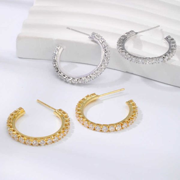 Grade Hoop Boucles d'oreilles Polyvalent Mignon à la mode populaire Zircon et boucle d'oreille pour filles femmes Simple 2023 Nouveau petit design complet diamant haut 18 carats plaqué or véritable Ice out