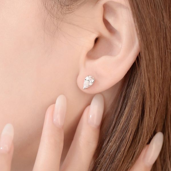 GRAFE Boucles d'oreilles design Studs pendantes pour femme Square Diamond Classic Polyvalent 925 Argent Goutte d'eau style classique de luxe avec boîte 009