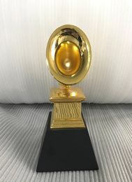 Premio Grammy Trofeo de metal de gramófono Tamaño de escala 11 Estatua del premio NARAS Music Souvenirs con base trasera 4254542