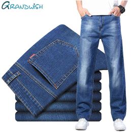 Grand 2021 Mannen Zakelijke Jeans Klassieke Lente Herfst Mannelijke Katoen Straight Stretch Merk Denim Hoge Kwaliteit Broek Plus Size 44 G0104