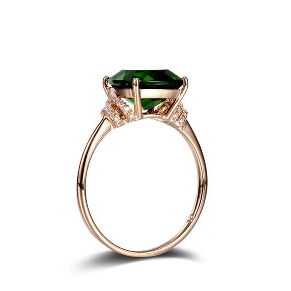 Grand-mère Vert Gem Anneau De Mode Lumière De Luxe Embarqué Vert Tourmaline Cristal Anneau Femelle Ornement