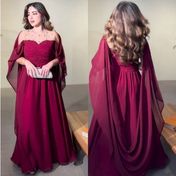 Grape Purple Mother of the Bride Robes Crystal Rucched Murffon Une robe de bal de ligne pour le mariage plus taille avec une robe d'invité de mariage Cape