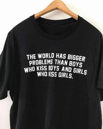 T-shirt graphique Le monde a des problèmes plus gros
