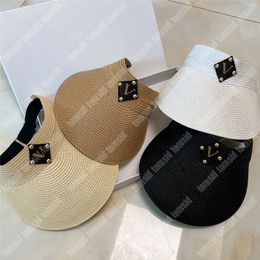 Viseras de diseñador trenzadas de hierba para mujer gorra de lujo para hombre visera de moda de paja informal hebilla de cuero vacaciones sombrero de playa de verano