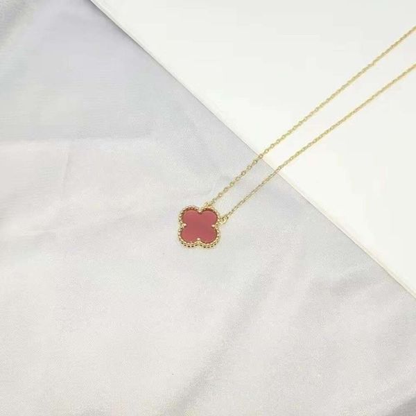 Collier d'herbe pour femmes, chaîne de pull longue, clavicule, médaille de Jade rouge, pendentif Fritillaria blanc