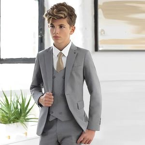 Traje gris para niños, chaqueta Formal, esmoquin de boda, conjunto de 3 piezas, chaqueta para niños, chaleco, pantalones, ropa completa 240119