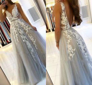 Gray prom jurken 2023 Nieuwe sexy a line backless v nek appliques tule lange avondjurken op maat gemaakte bruidsmeisjekleding bc15346