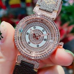 Women Dames Designer Polshorgels van geweldige kwaliteit Volledige diamanten lederen horlogeband met doos AAA Lady Quartz kijkt No300