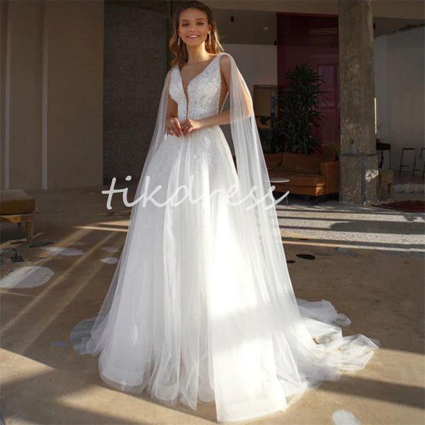 Vestidos de novia de Fairy Boho griegos 2024 Cape Manga V Neck White A Línea Tul Tul Vestido nupcial Apliques Lace Country Bohemian Bride Dress Rustic Garden Rose de Mariee