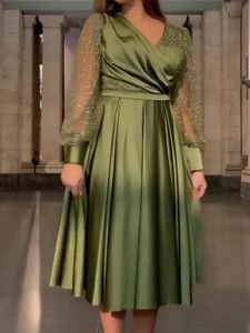 Groene A-Lline Korte avondjurk 2024 V-NECK LANGE PUBY POFF-pikjes Mouw Tea Lengte Prom Formal Jurken Dubai Robe de Soiree Customeded