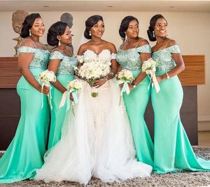 Groene Afrikaanse Satijnen Mermaid Lange Bruidsmeisjes Jurken 2020 Off The Shoulder Sequin Top Plus Size Maid of Honor Wedding Guest Jurken BM1951