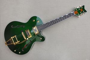 Guitare électrique du corps vert avec quincaillerie en or, manche en palissandre, système de trémolo, fournit un service personnalisé