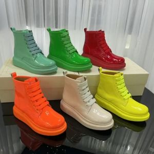 Groene laarzen voor vrouwen Mega Shoelace Mens Yellow Shoes Waterdichte heren Trainers Designer Woman Sparkle Boot