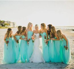Robes de longueur de sol verte de la demoiselle d'honneur en mousseline de mousseline de gamme en cœur plage plus taille de mariage robes invités de mariage.