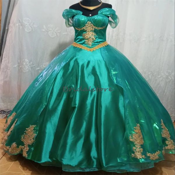 Green Cosplay Quinceanera Robes 2023 Princesse Gold Lace Ball Robes d'anniversaire Robes Cap Sleeve Lace Up Sweet 15 ans Robe Robes Robes de Vestidos 15 Anos Prom Wear