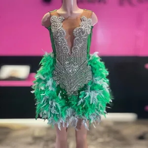 Robe de fête d'anniversaire en diamant vert pour femmes Luxury Mini Coktail Robes Voir à travers des filles de bal courtes Black Girls Robes