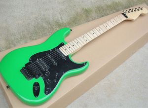 Groene elektrische gitaar met SSH-pickups, Floyd Rose, Maple Fretboard, Black Hardware, kan worden aangepast als aanvraag