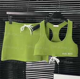 Tanks en tricot vert tops jupe femme de luxe créatrice sportive Knits Summer Yoga Trickear Top Casual Daily Singlets Shirts TrawString Design Jirt