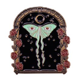 Groene Lunar Butterfly Emaille Broche Pins Luna Moth Rozen Badge Reversspeldjes Sieraden Accessoires Geschenken