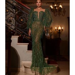 Robes de bal de sirène verte à manches longues en V Appliques de cou paillettes scintillantes 3d dentelle creux de la longueur du sol perlé plumes robes de soirée formelles plus taille fabriquée sur mesure